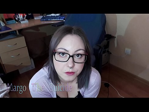 ❤️ 안경을 쓴 섹시한 여자가 카메라에 딜도를 빤다. ❌ 포르노 ko.porno-flix.ru에서 ❌️❤